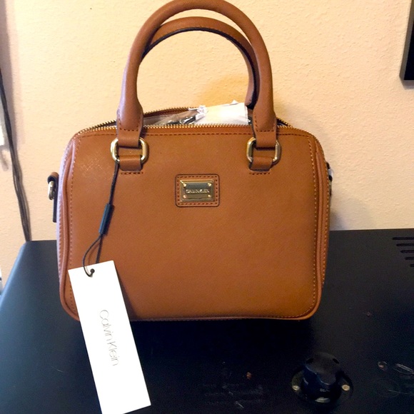 Calvin Klein purse - Picture 1 of 3